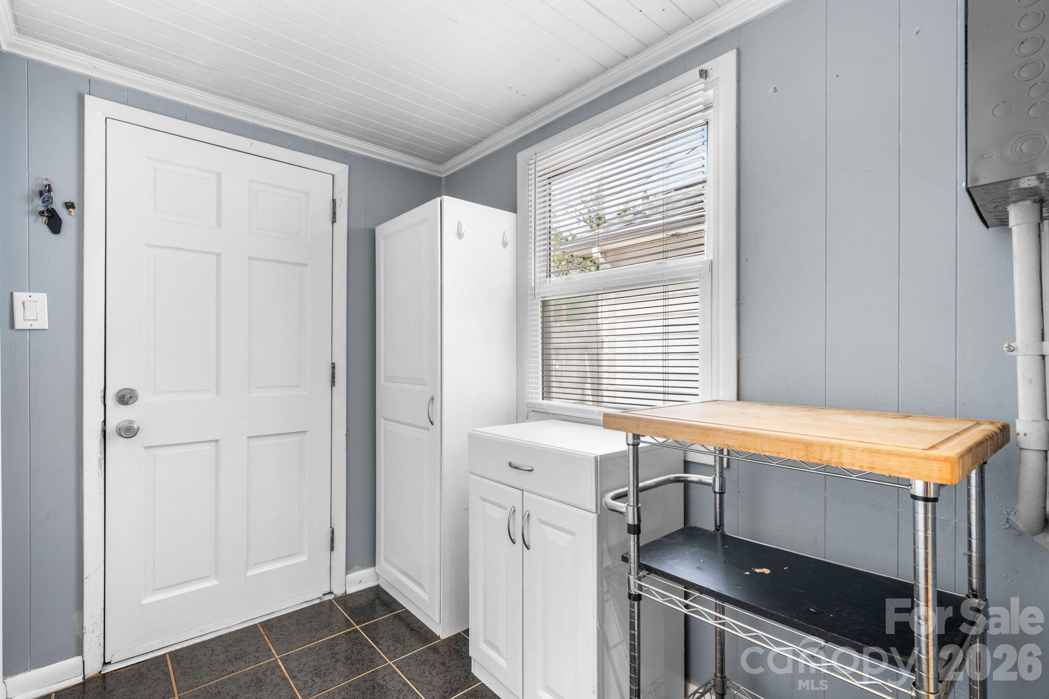 1339 11th Street NW — Hickory