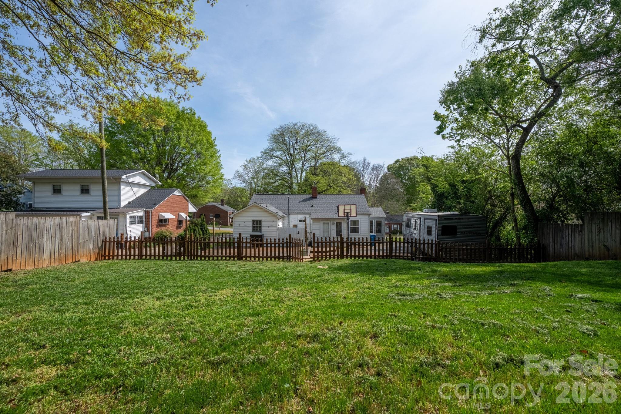 1339 11th Street NW — Hickory