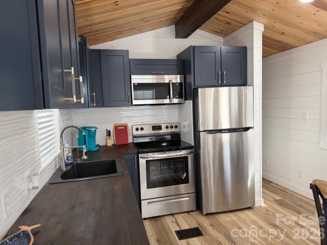 206 Cardinal Drive #679 — New London