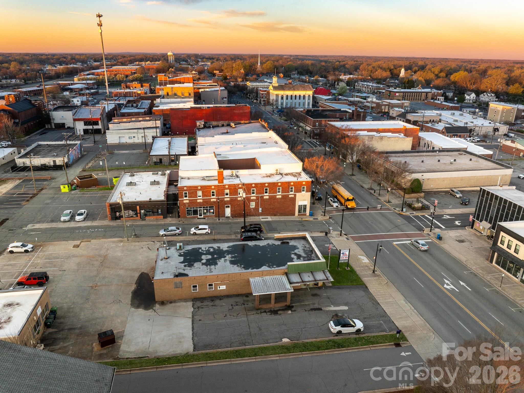 121 N Main Street — Lexington