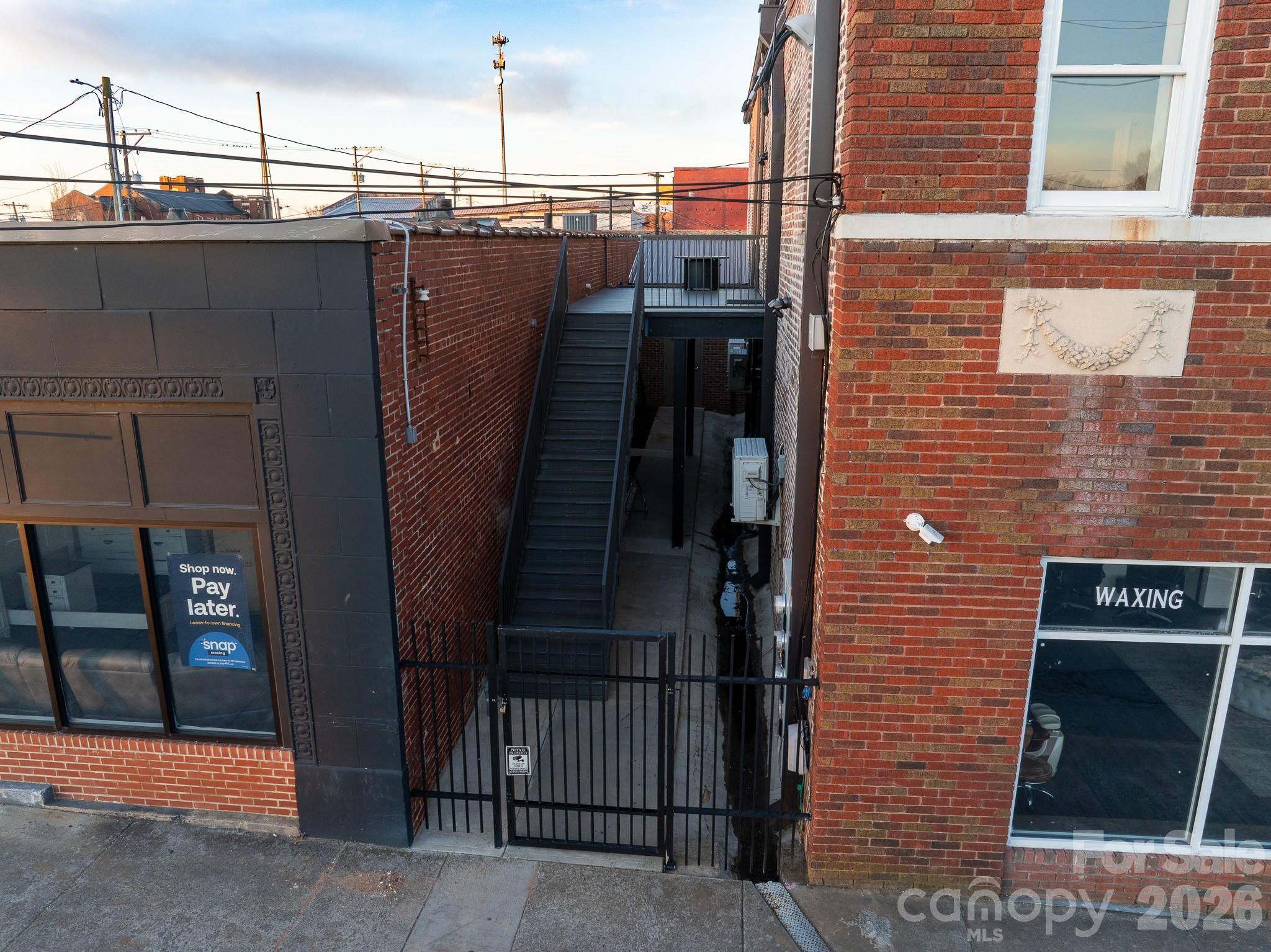 121 N Main Street — Lexington