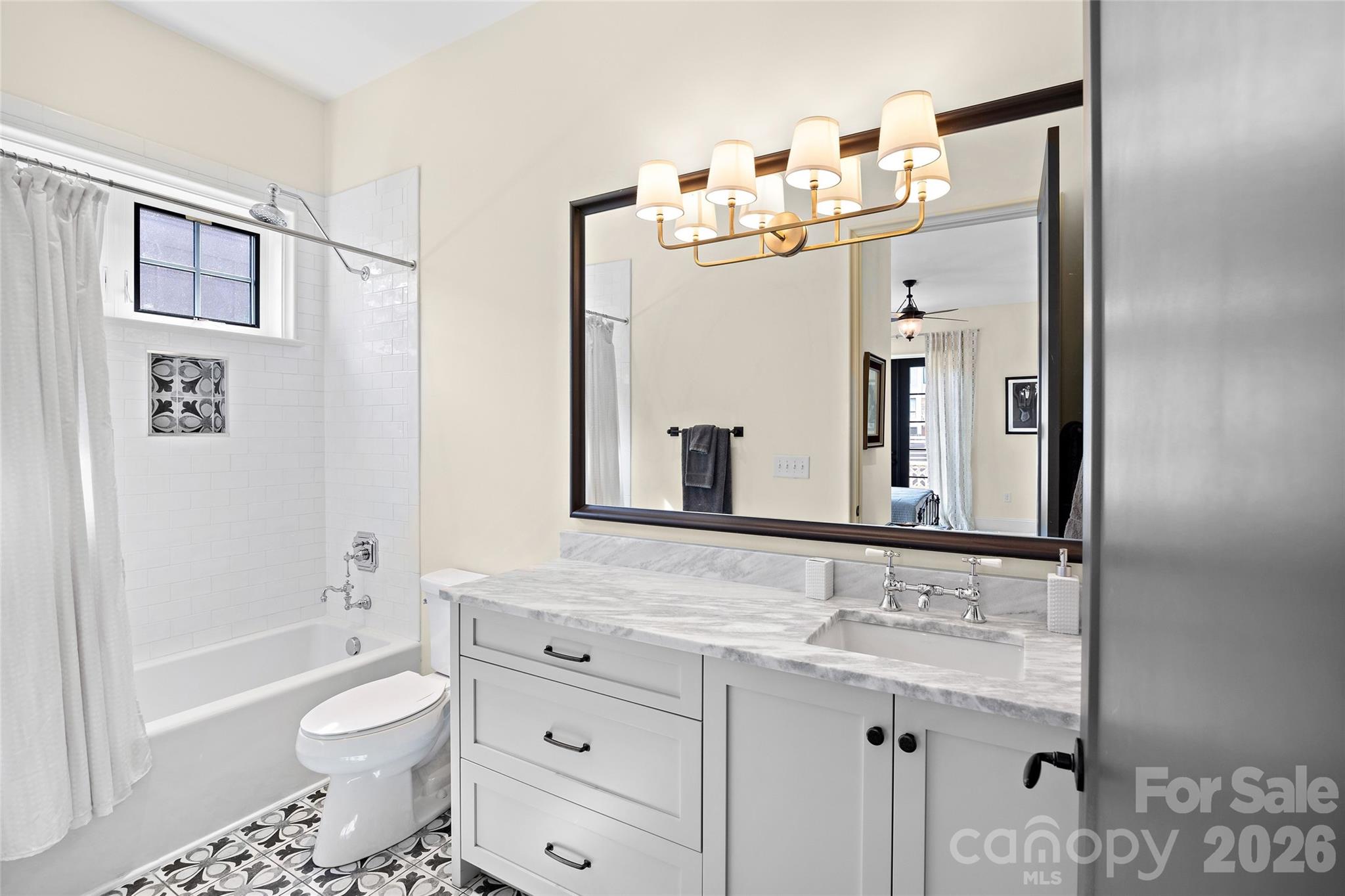 2649 Chesterfield Avenue — Charlotte