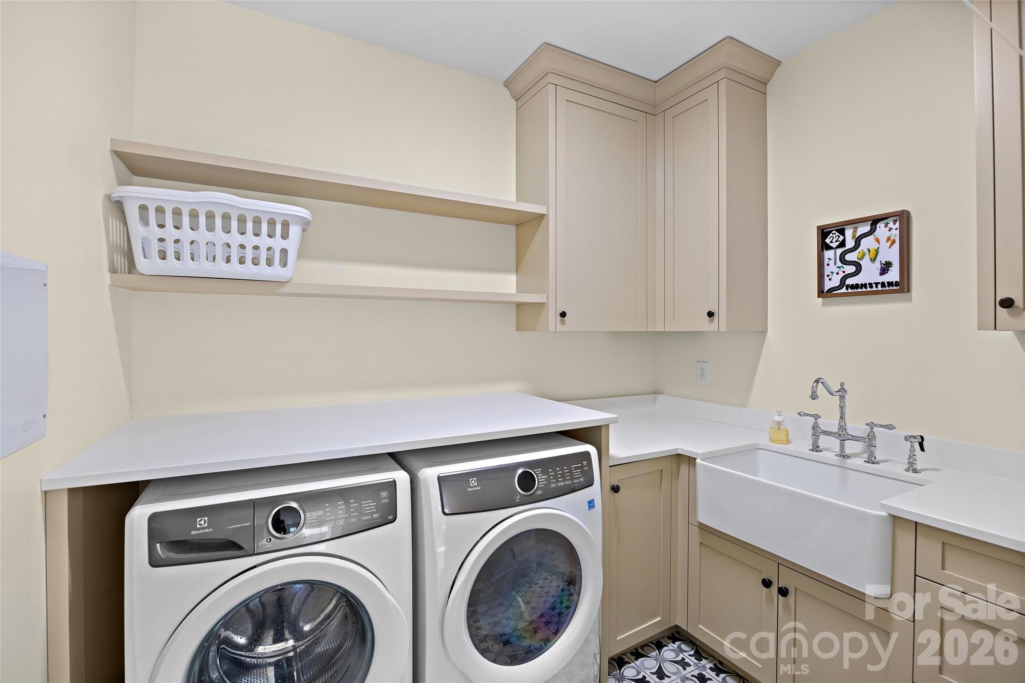 2649 Chesterfield Avenue — Charlotte