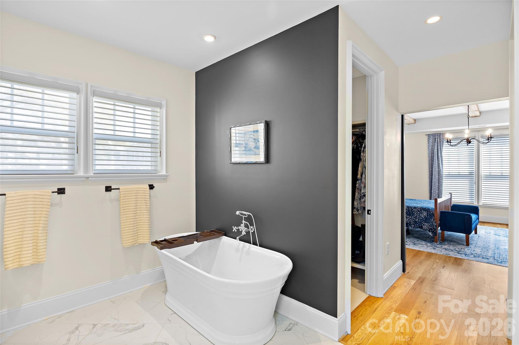 2649 Chesterfield Avenue — Charlotte