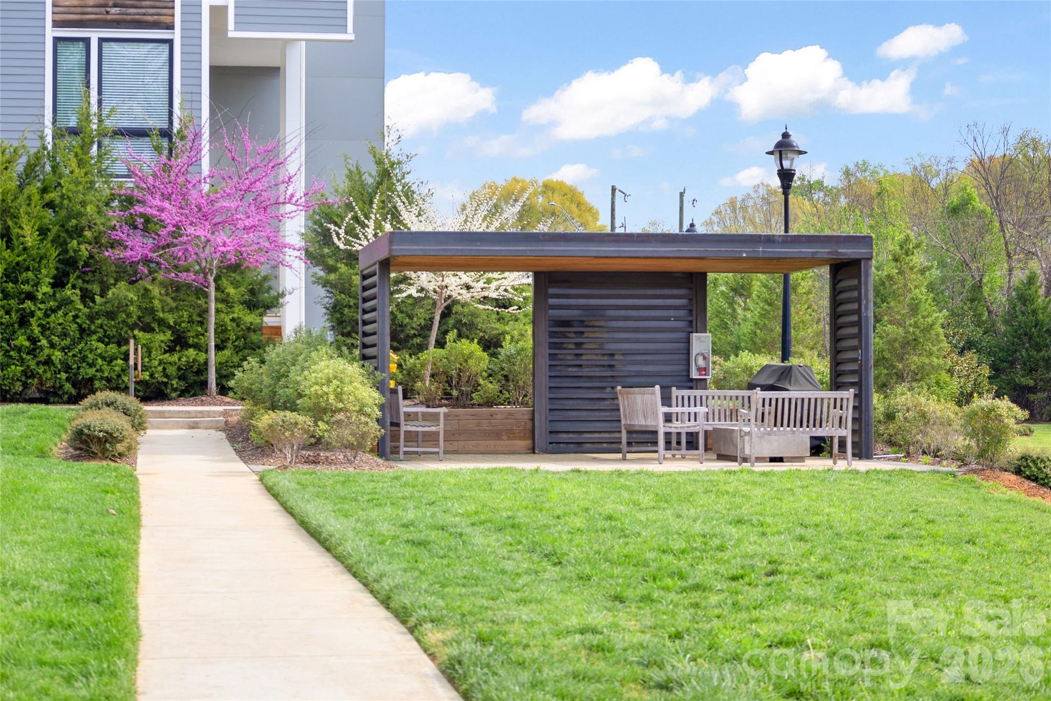 2649 Chesterfield Avenue — Charlotte