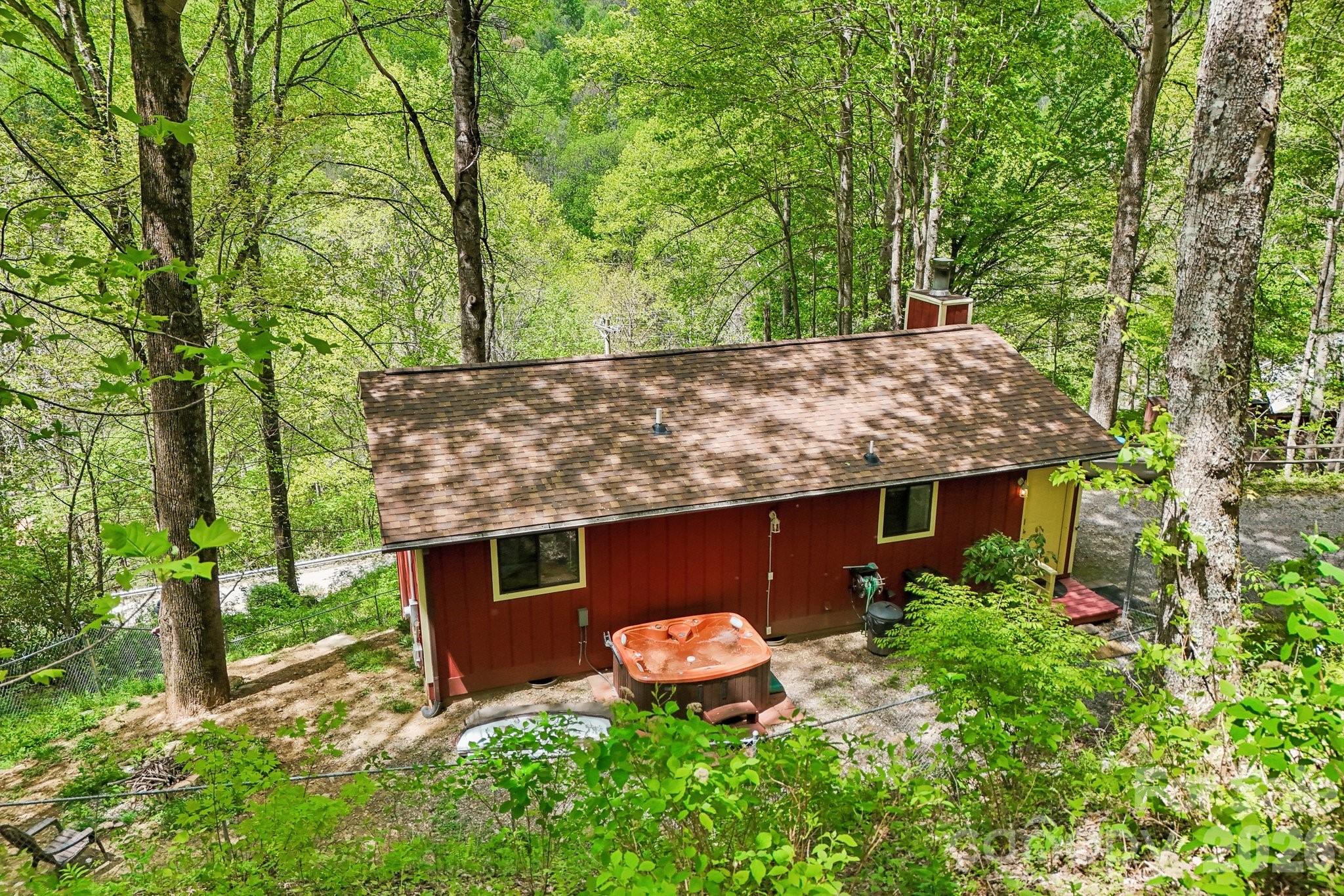 68 Split Rail Drive — Maggie Valley