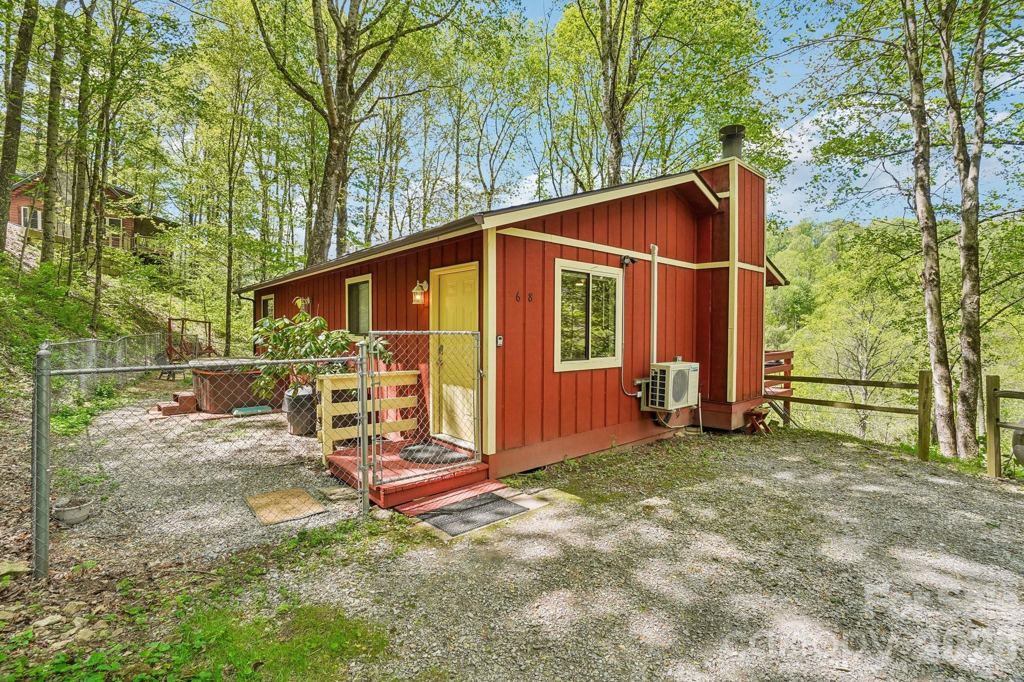 68 Split Rail Drive — Maggie Valley