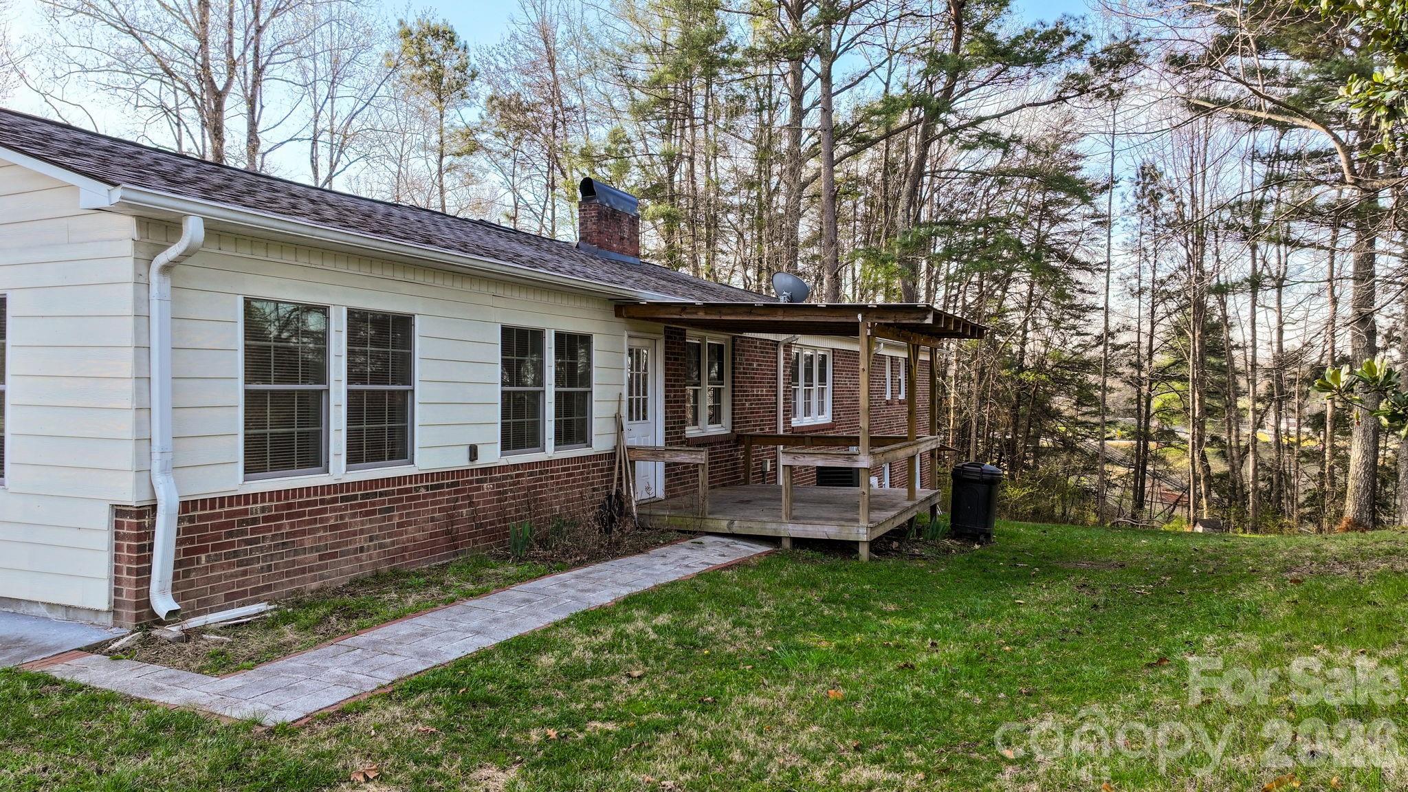 1629 NC 126 Road — Morganton
