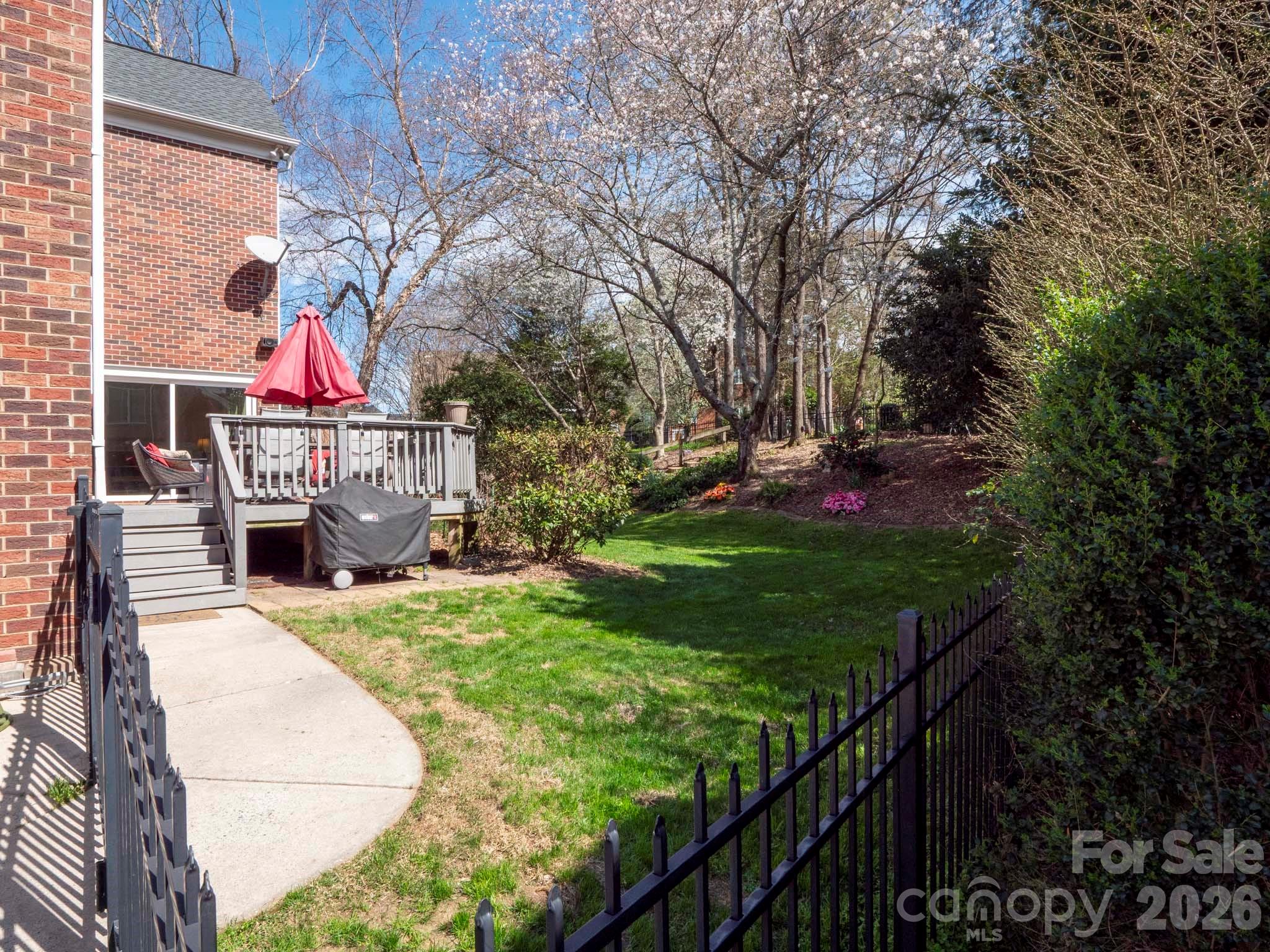 5423 Piper Glen Drive — Charlotte
