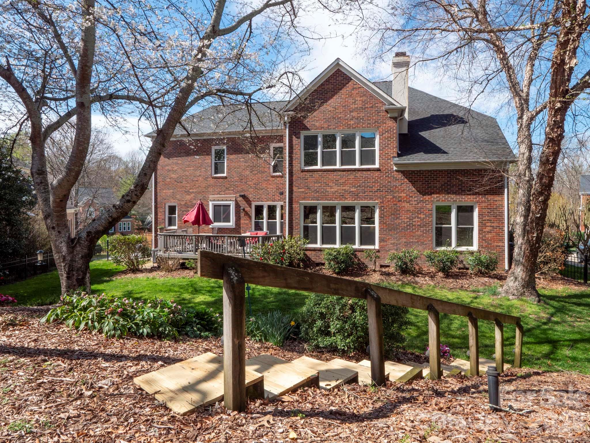 5423 Piper Glen Drive — Charlotte