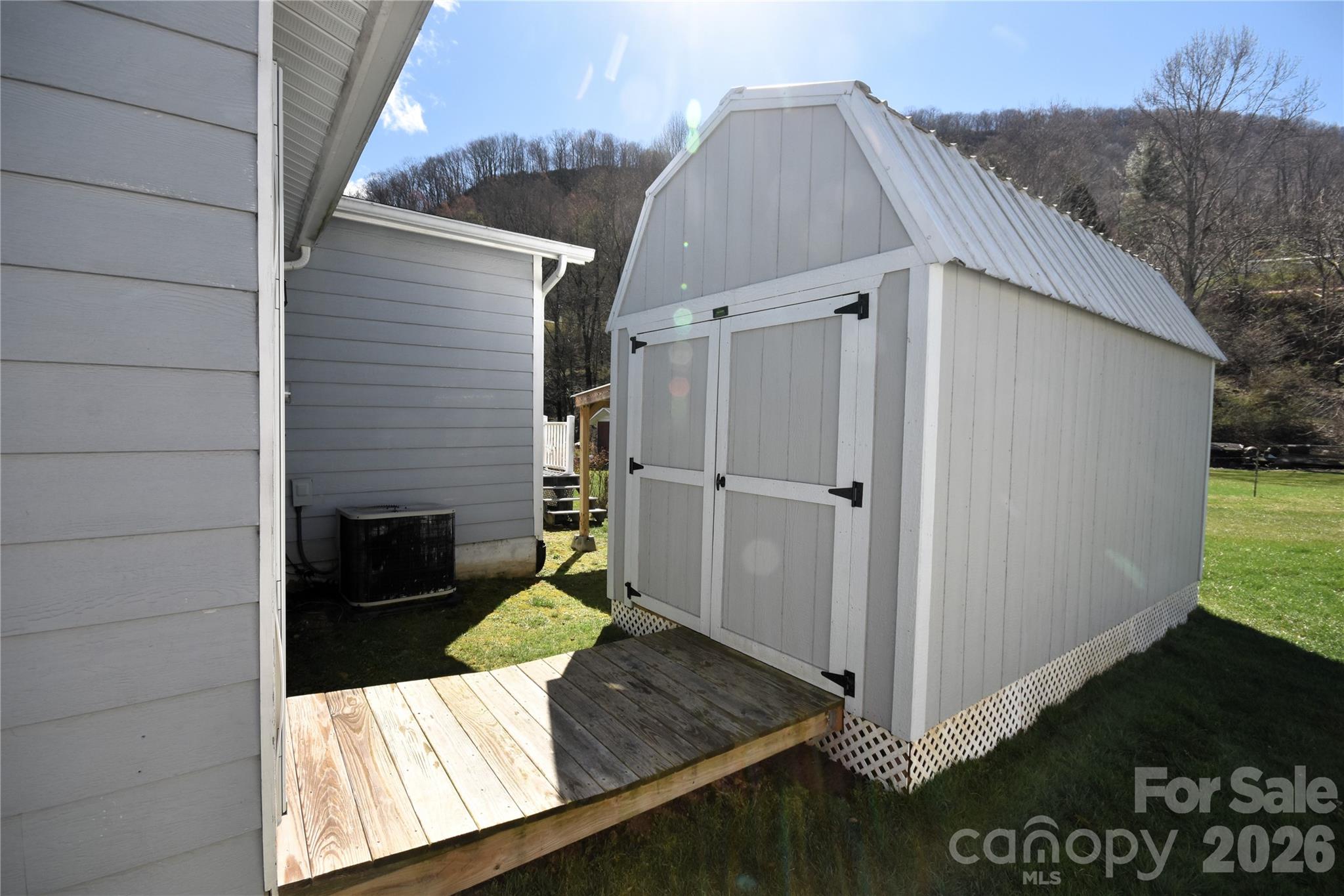 148 Market Street — Maggie Valley