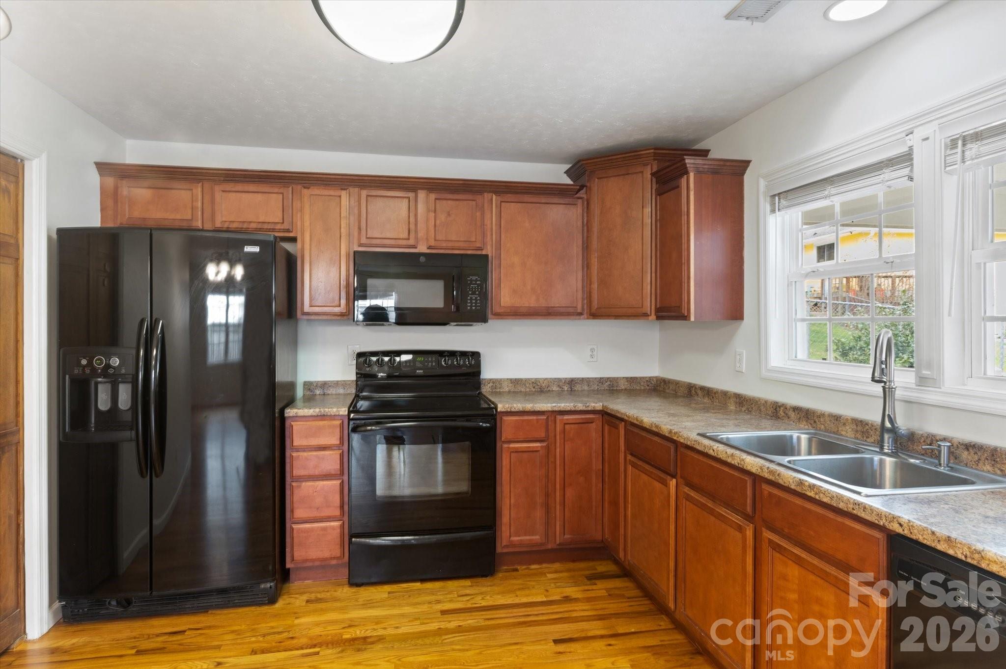 65 New Jersey Avenue — Asheville