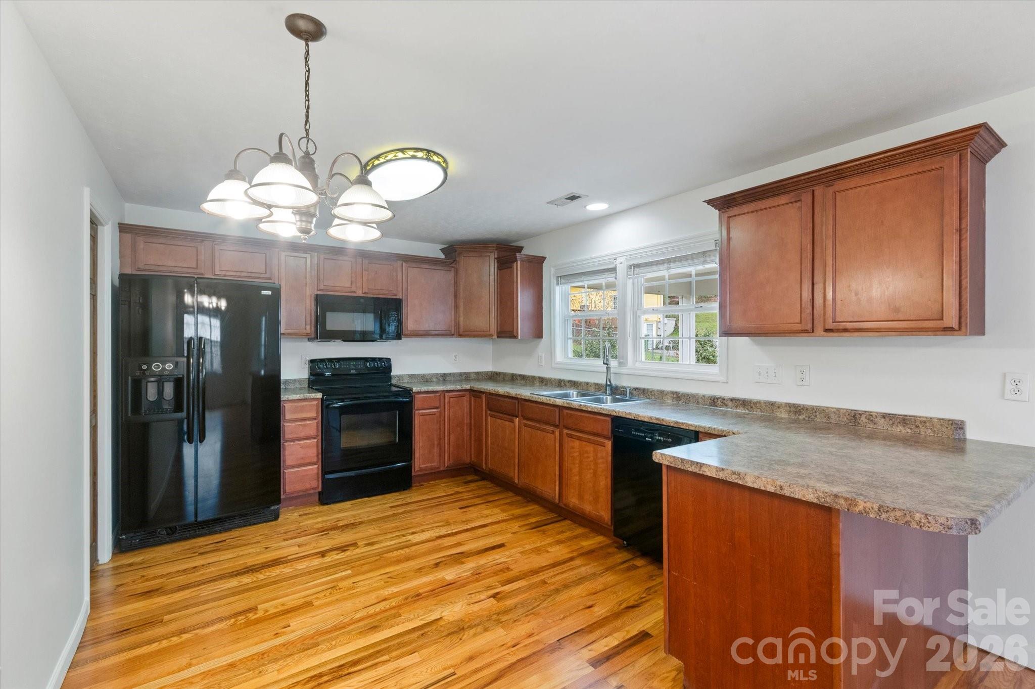 65 New Jersey Avenue — Asheville