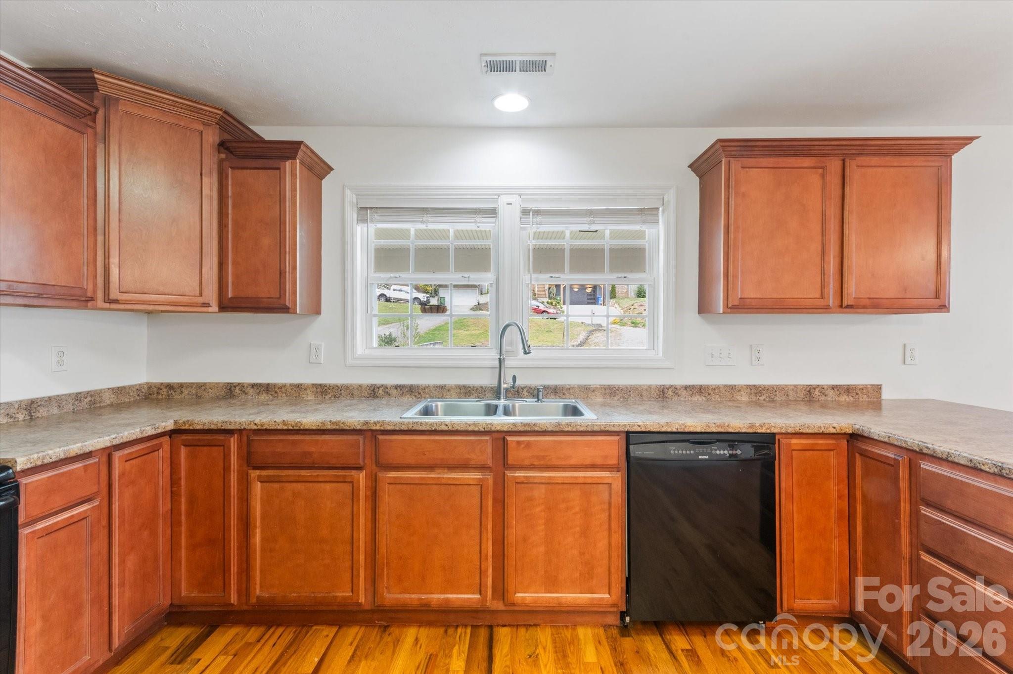 65 New Jersey Avenue — Asheville