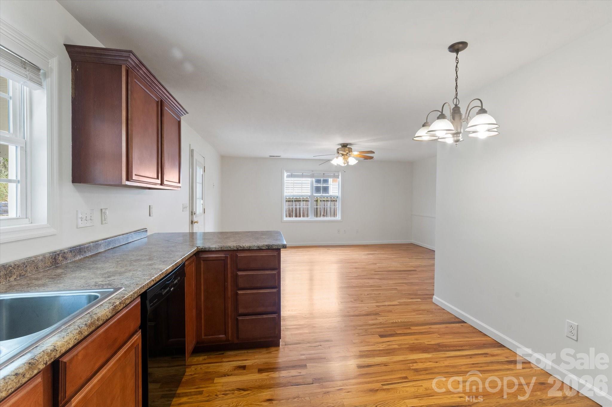 65 New Jersey Avenue — Asheville
