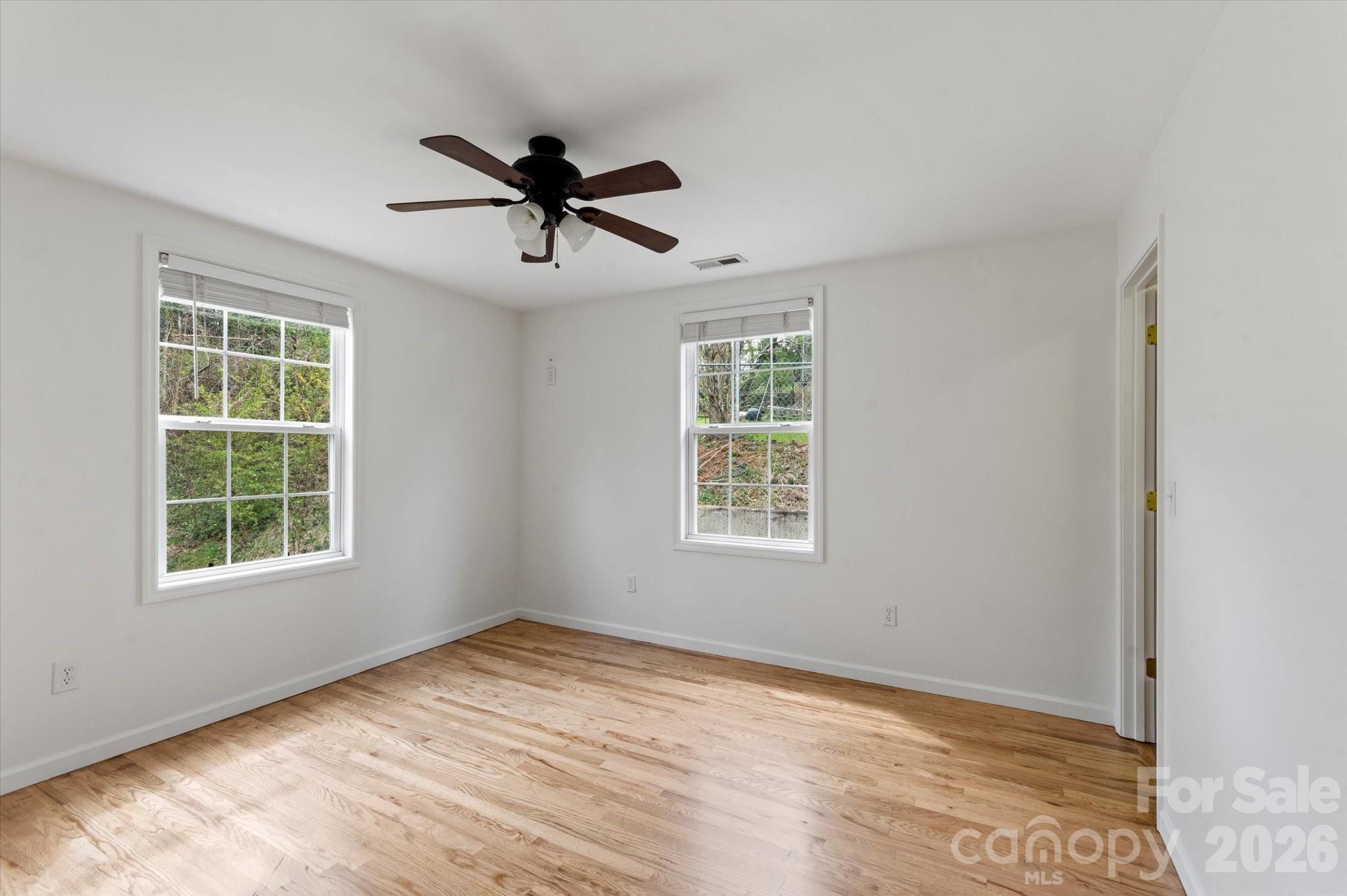 65 New Jersey Avenue — Asheville