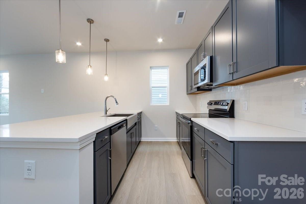 6017 Longar Lane — Charlotte