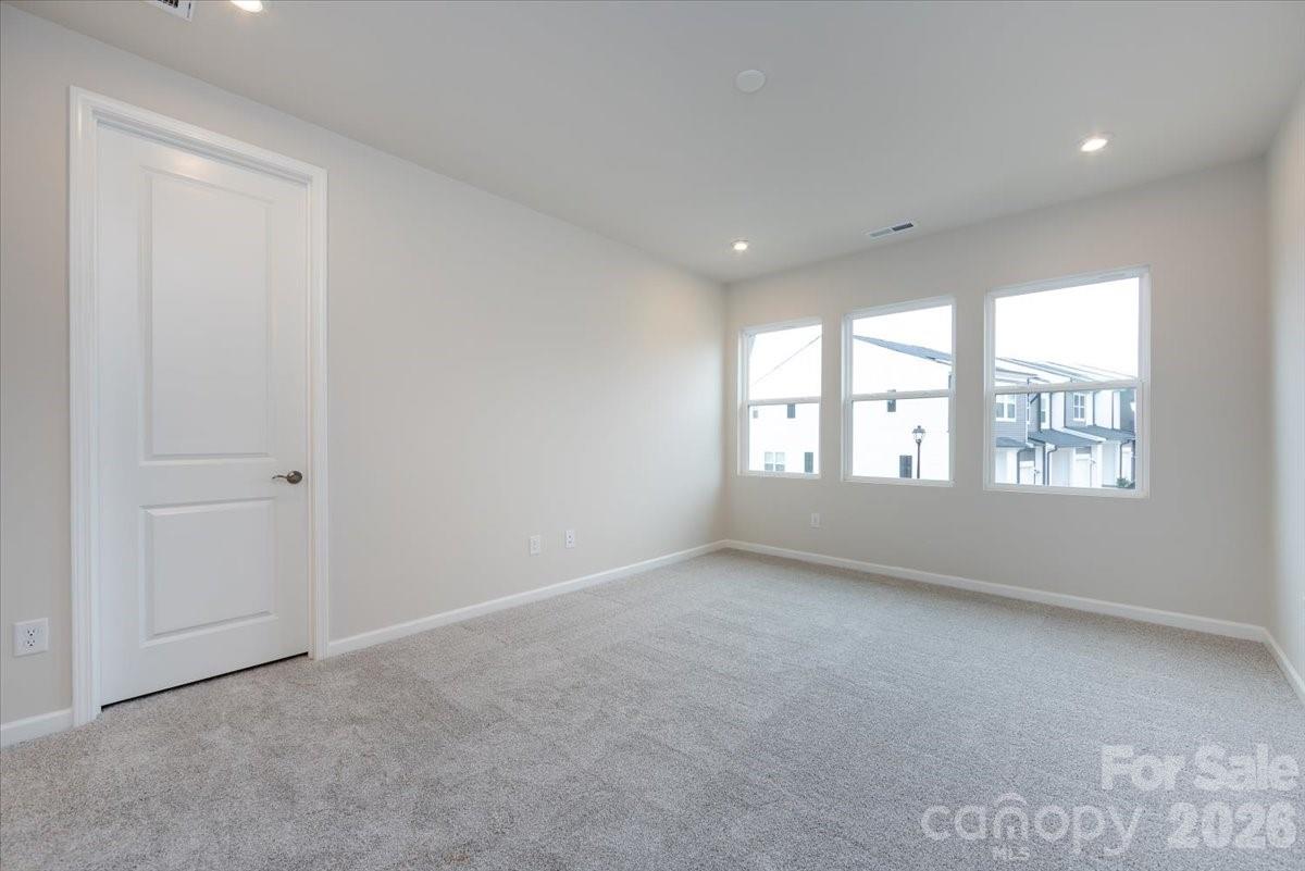 6017 Longar Lane — Charlotte