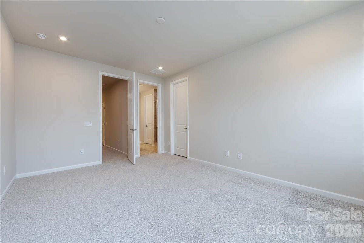 6017 Longar Lane — Charlotte