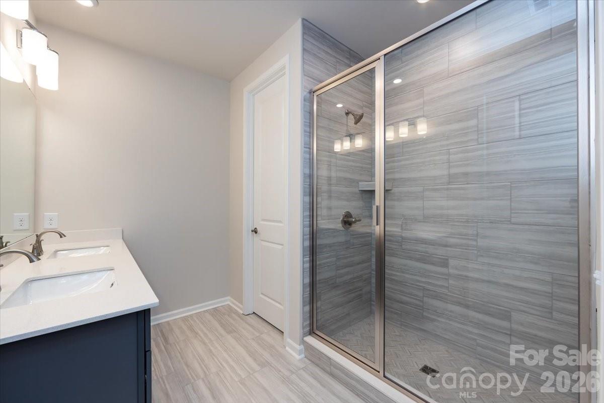 6017 Longar Lane — Charlotte