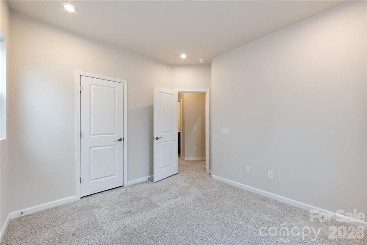 6017 Longar Lane — Charlotte