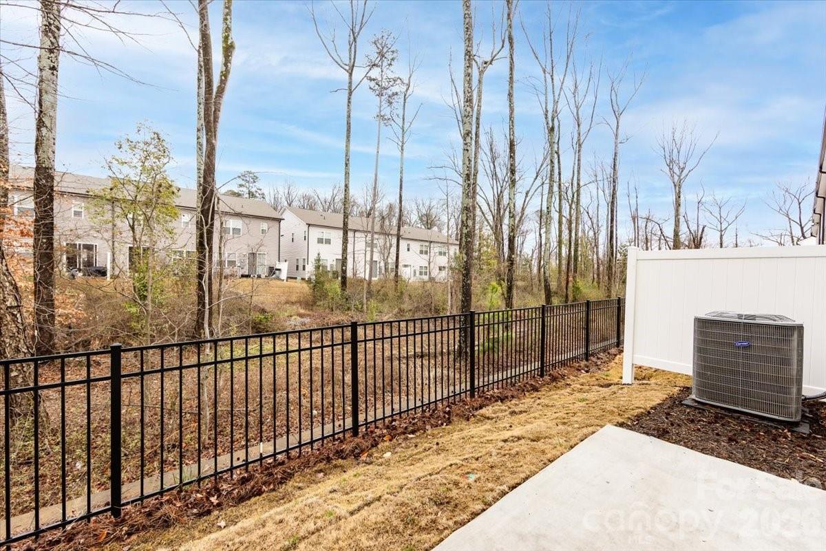 6017 Longar Lane — Charlotte