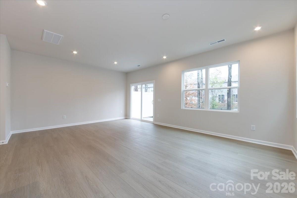 6017 Longar Lane — Charlotte