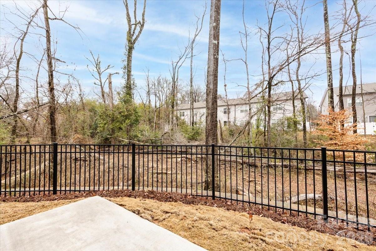 6001 Longar Lane — Charlotte