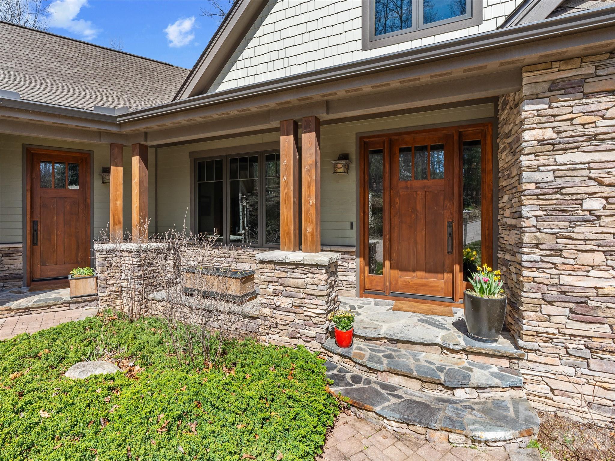 276 Stone Valley Way — Hendersonville