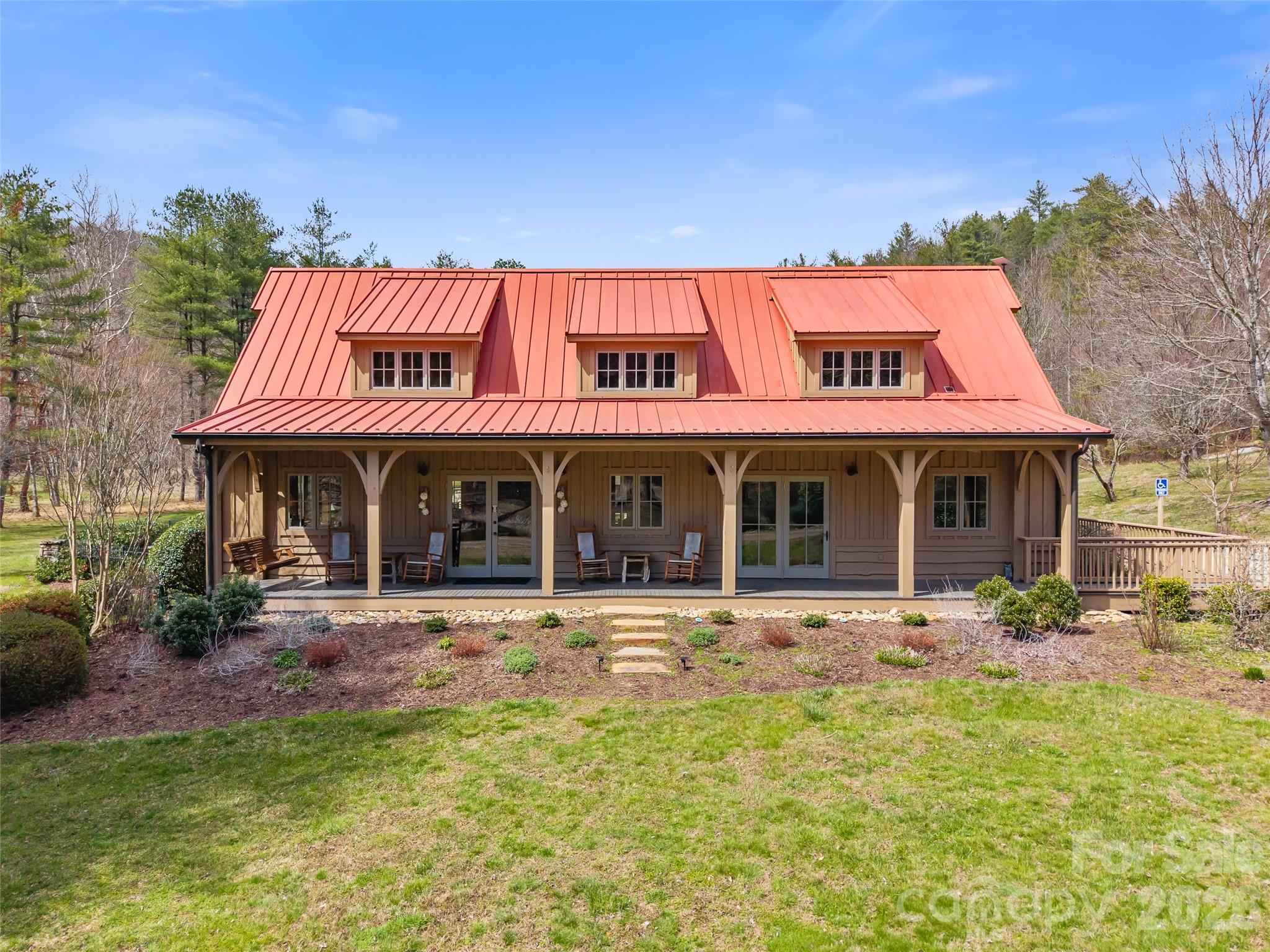 276 Stone Valley Way — Hendersonville
