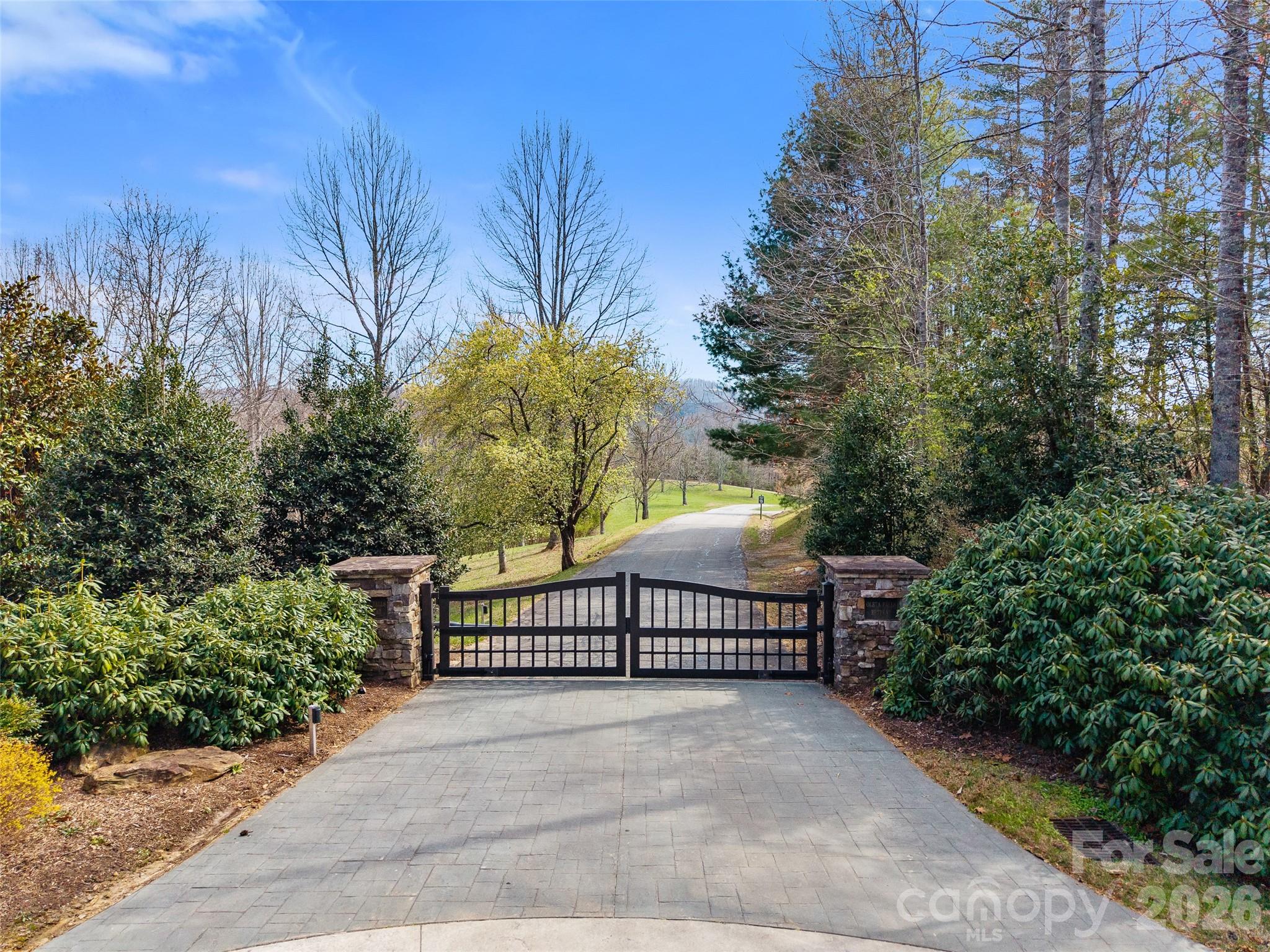 276 Stone Valley Way — Hendersonville