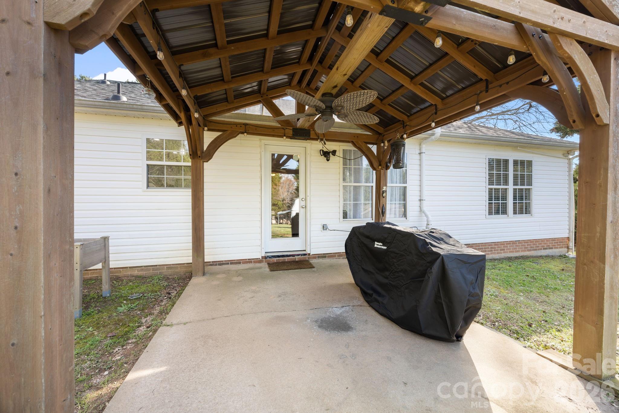 107 Panther Creek Road E — Troutman