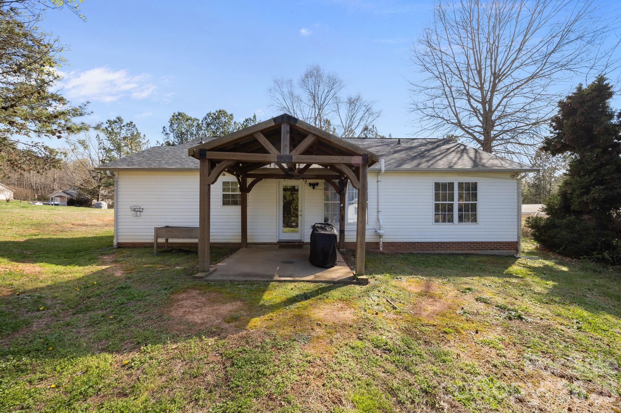 107 Panther Creek Road E — Troutman