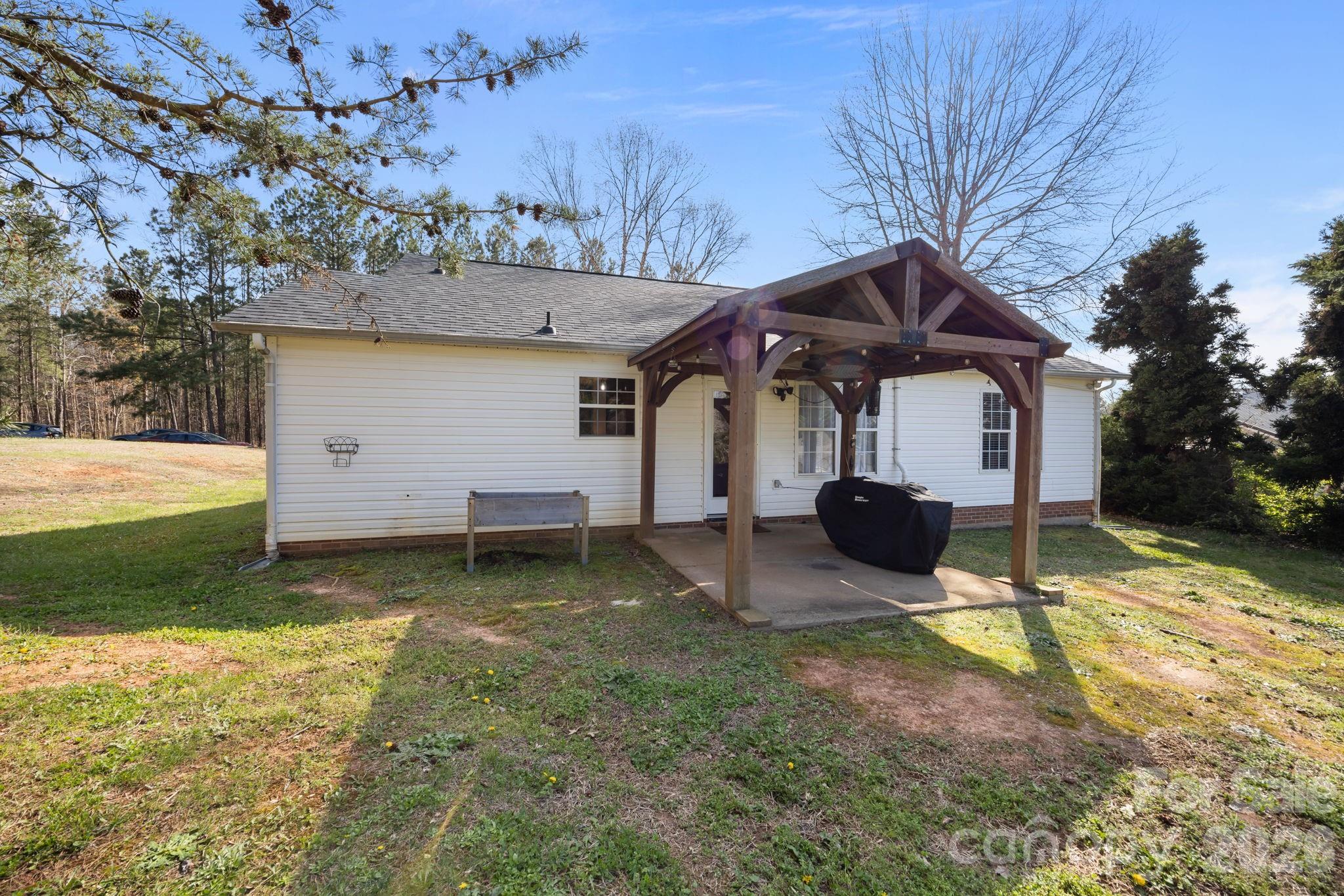 107 Panther Creek Road E — Troutman