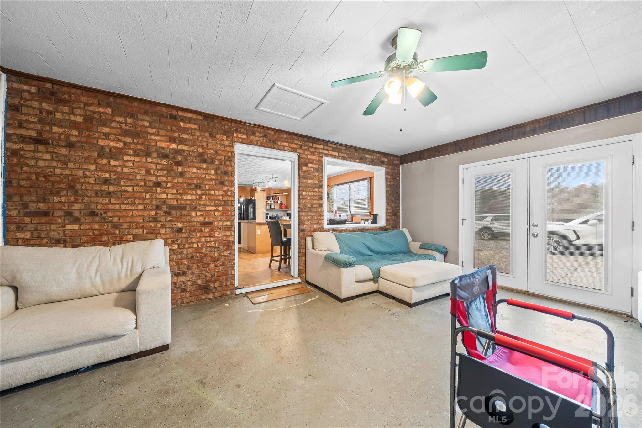 7910 Winalda Avenue — Sherrills Ford