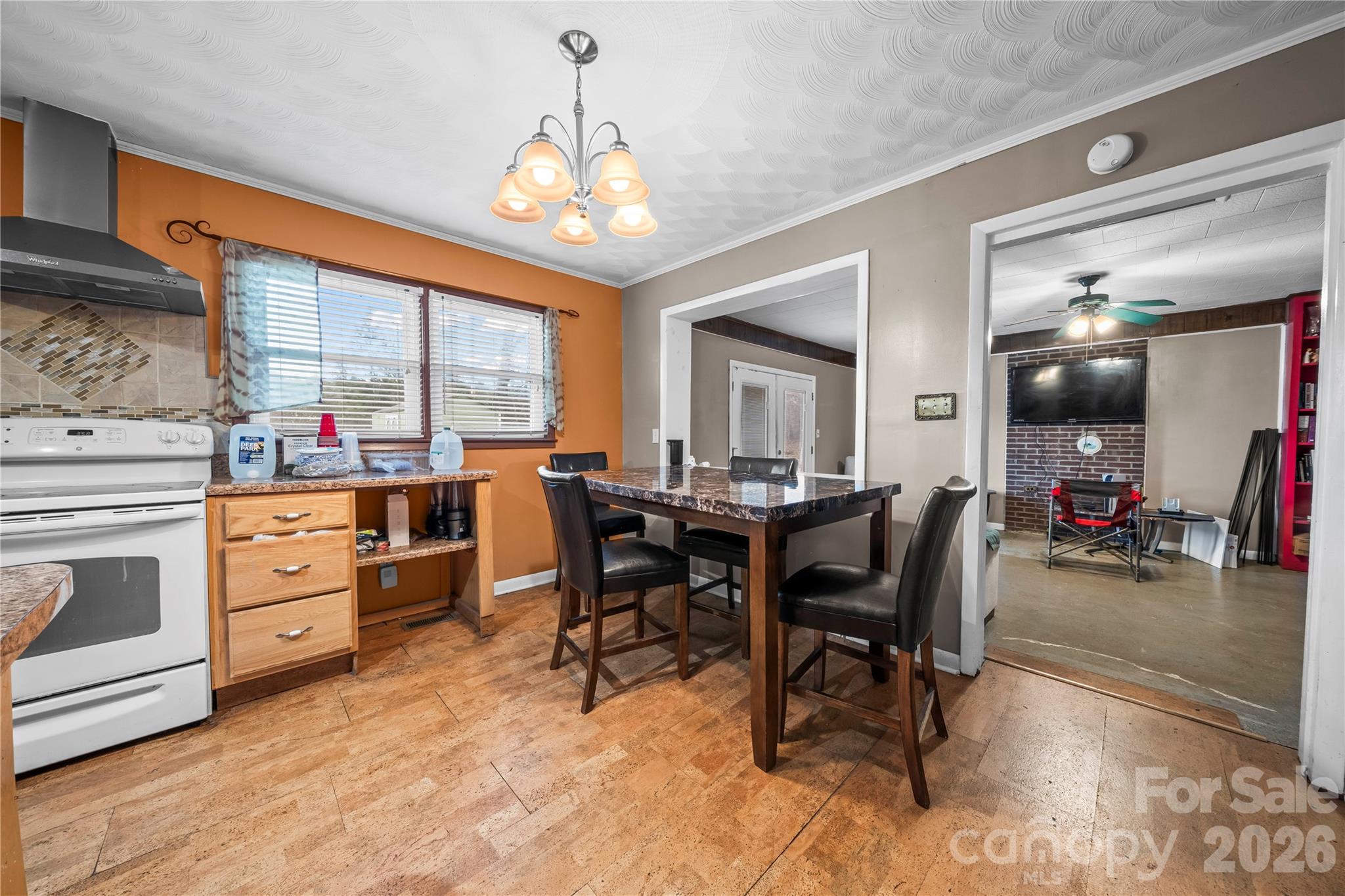 7910 Winalda Avenue — Sherrills Ford