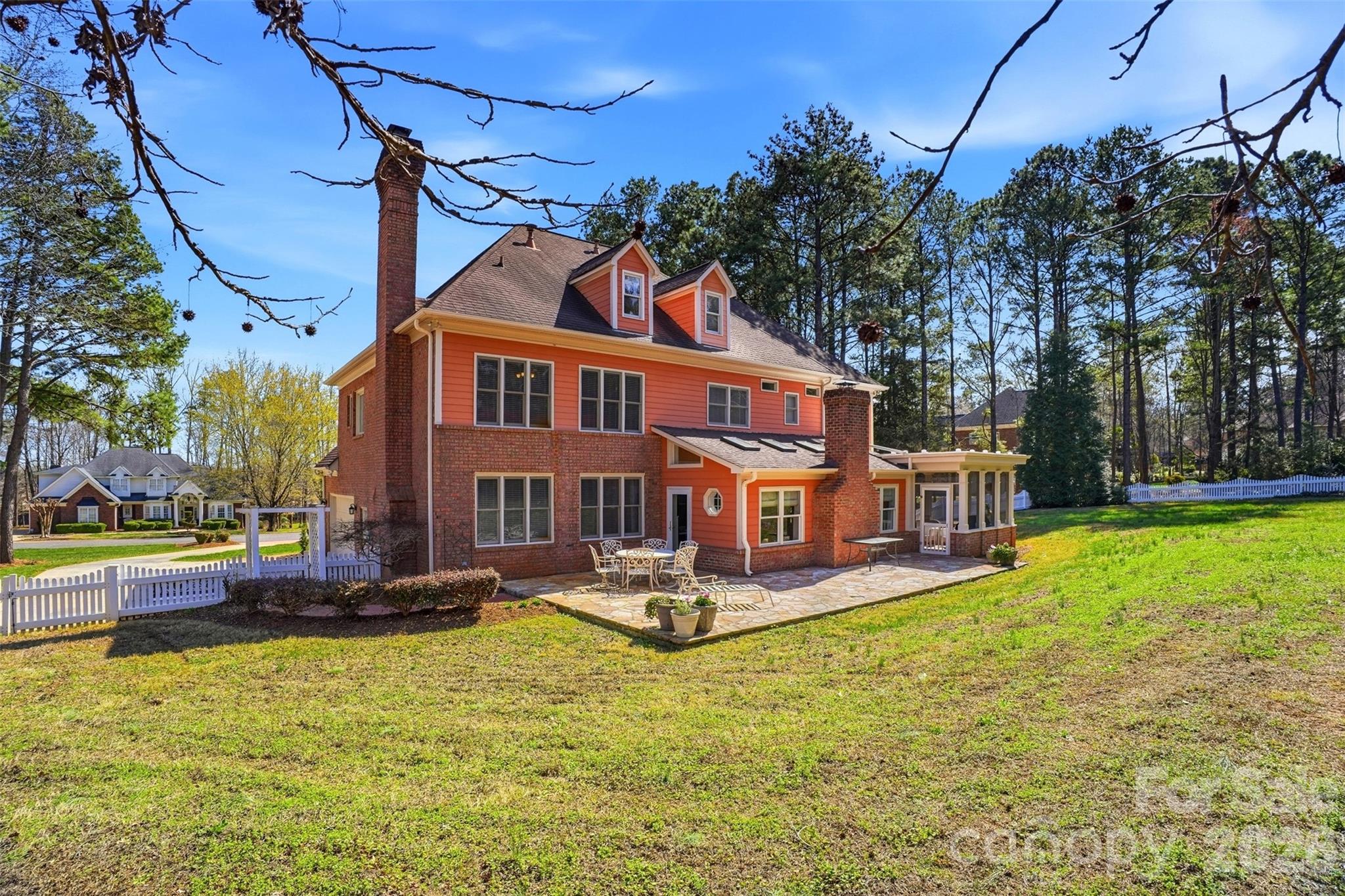 6041 Bluebird Hill Lane — Matthews