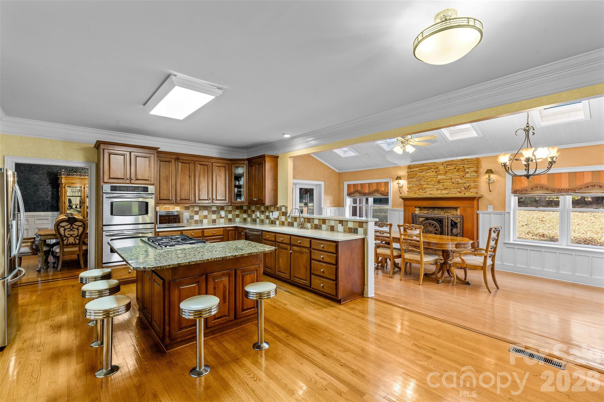 6041 Bluebird Hill Lane — Matthews