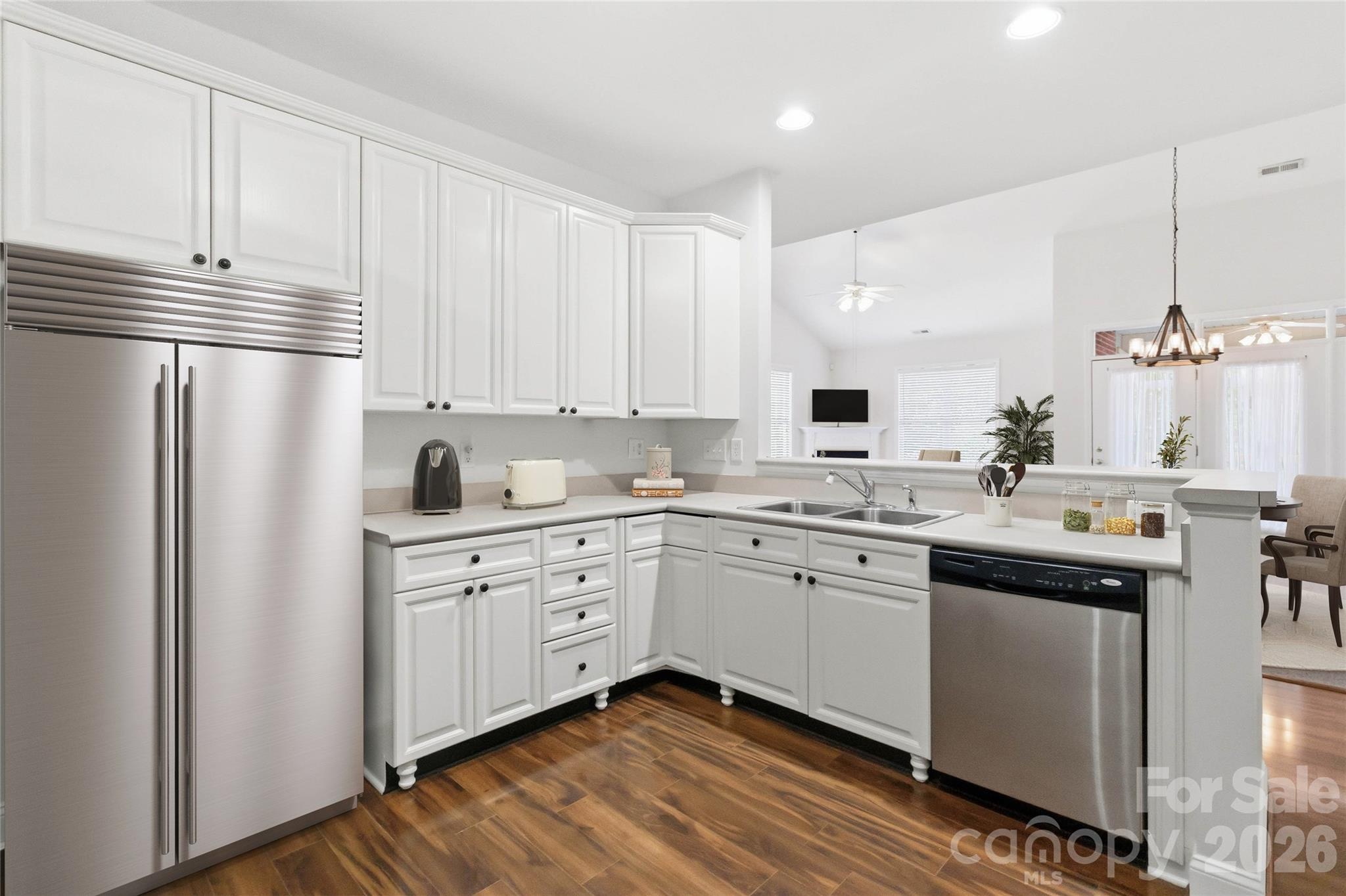 3832 Misty Glen Court — Matthews
