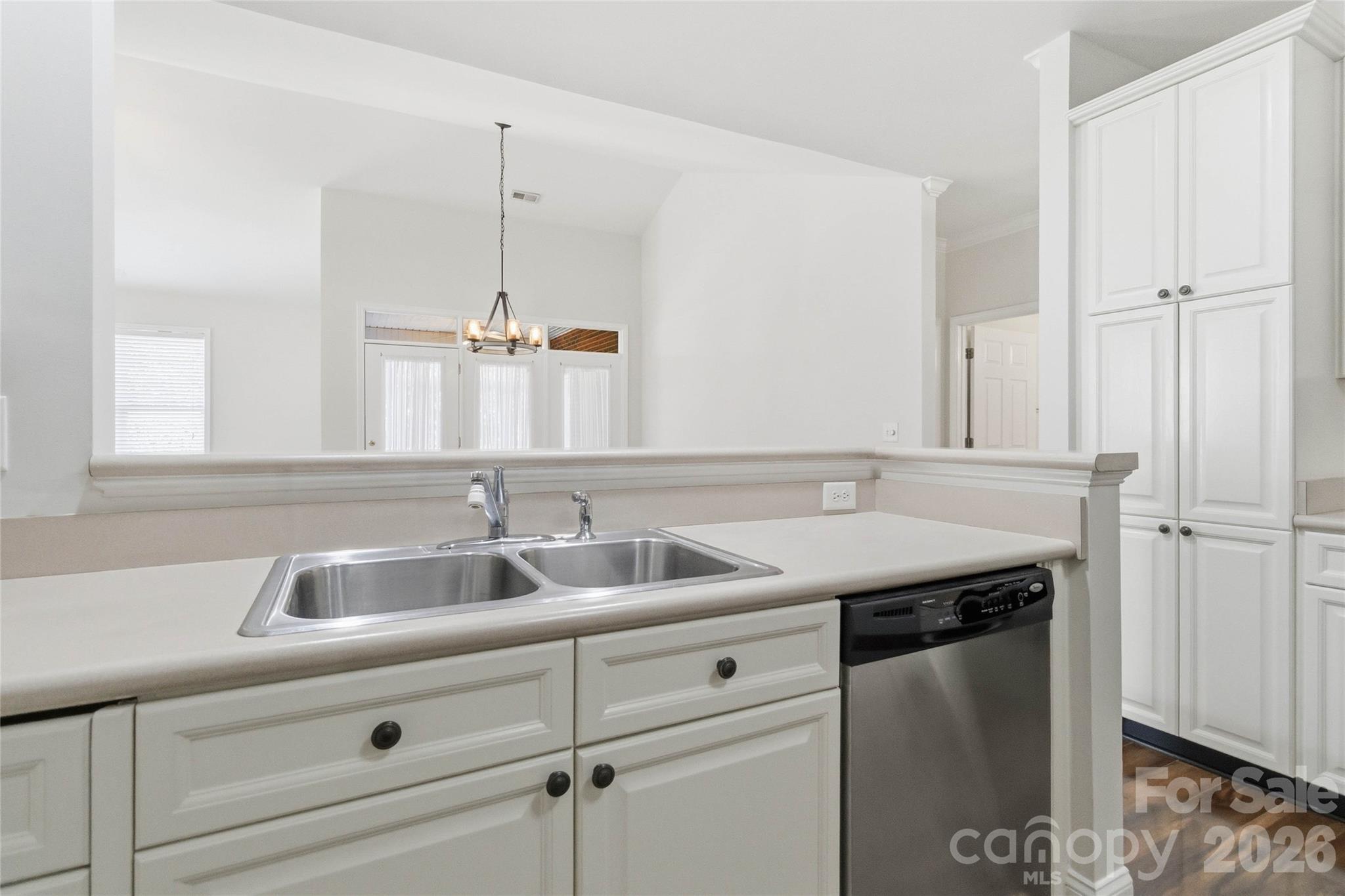 3832 Misty Glen Court — Matthews