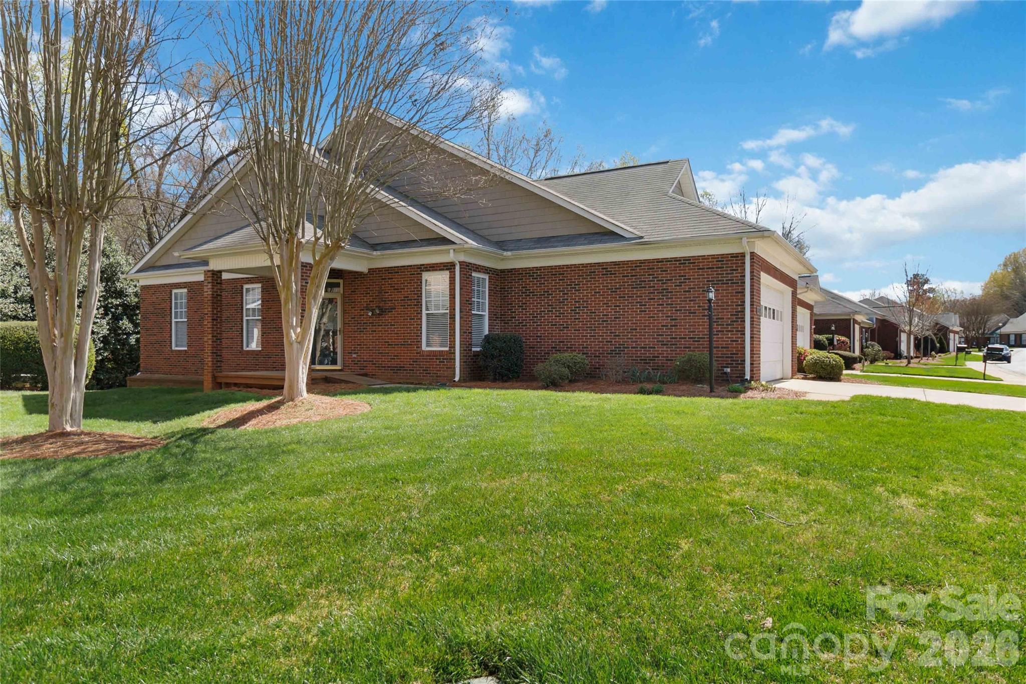 3832 Misty Glen Court — Matthews