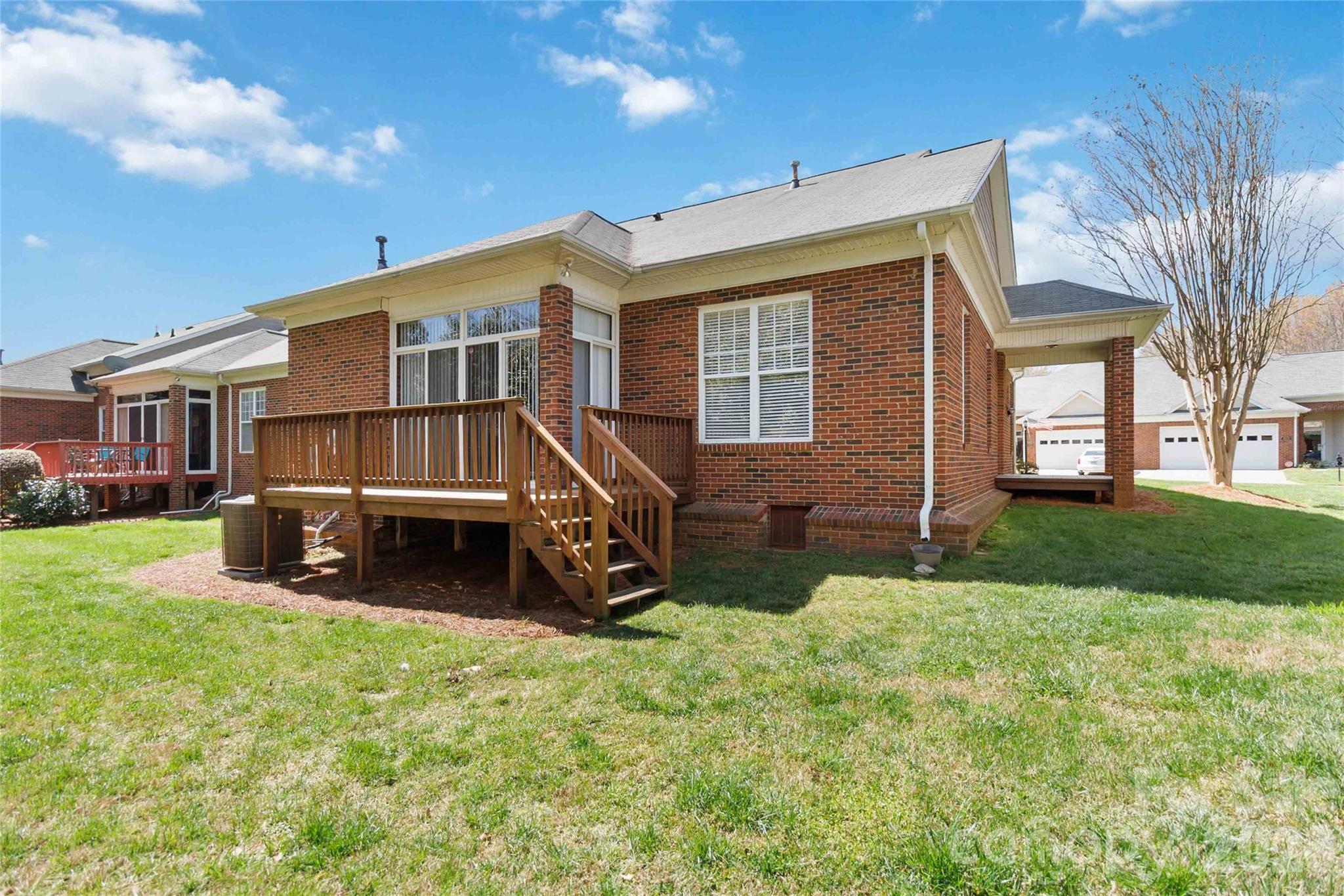 3832 Misty Glen Court — Matthews