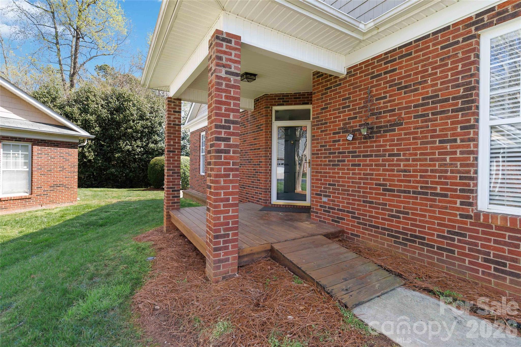 3832 Misty Glen Court — Matthews