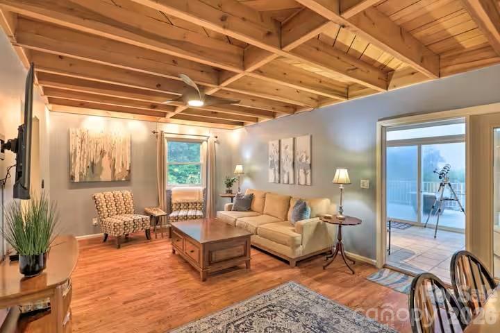 553 Deep Gap Road — Sylva
