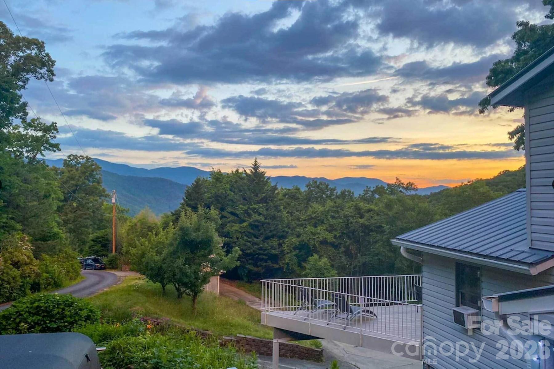 553 Deep Gap Road — Sylva