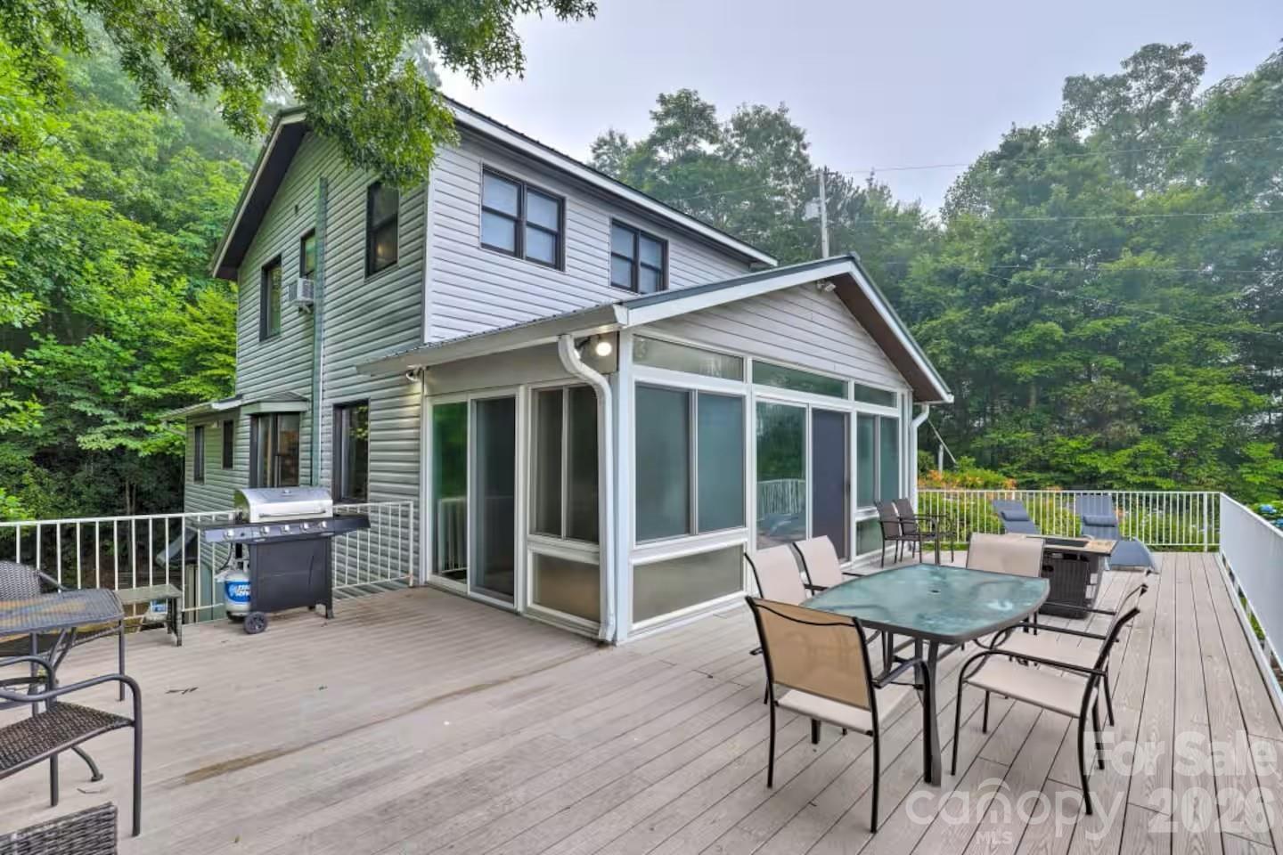 553 Deep Gap Road — Sylva