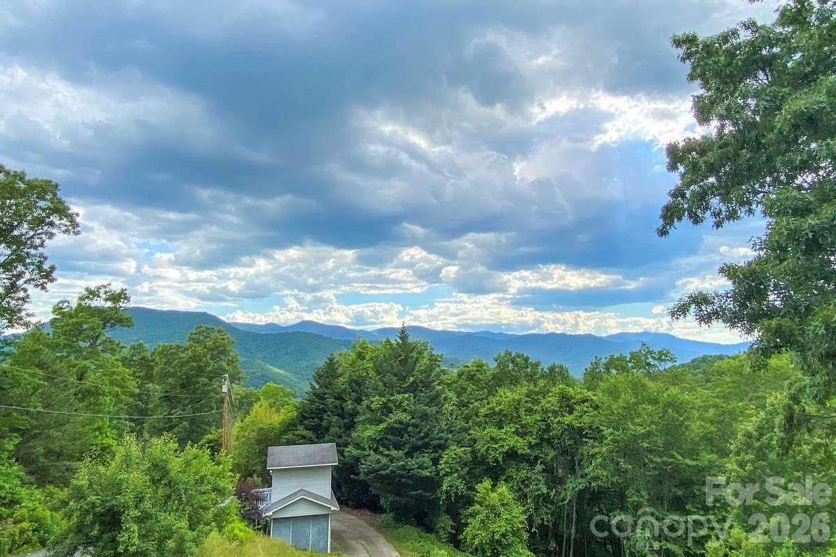 553 Deep Gap Road — Sylva