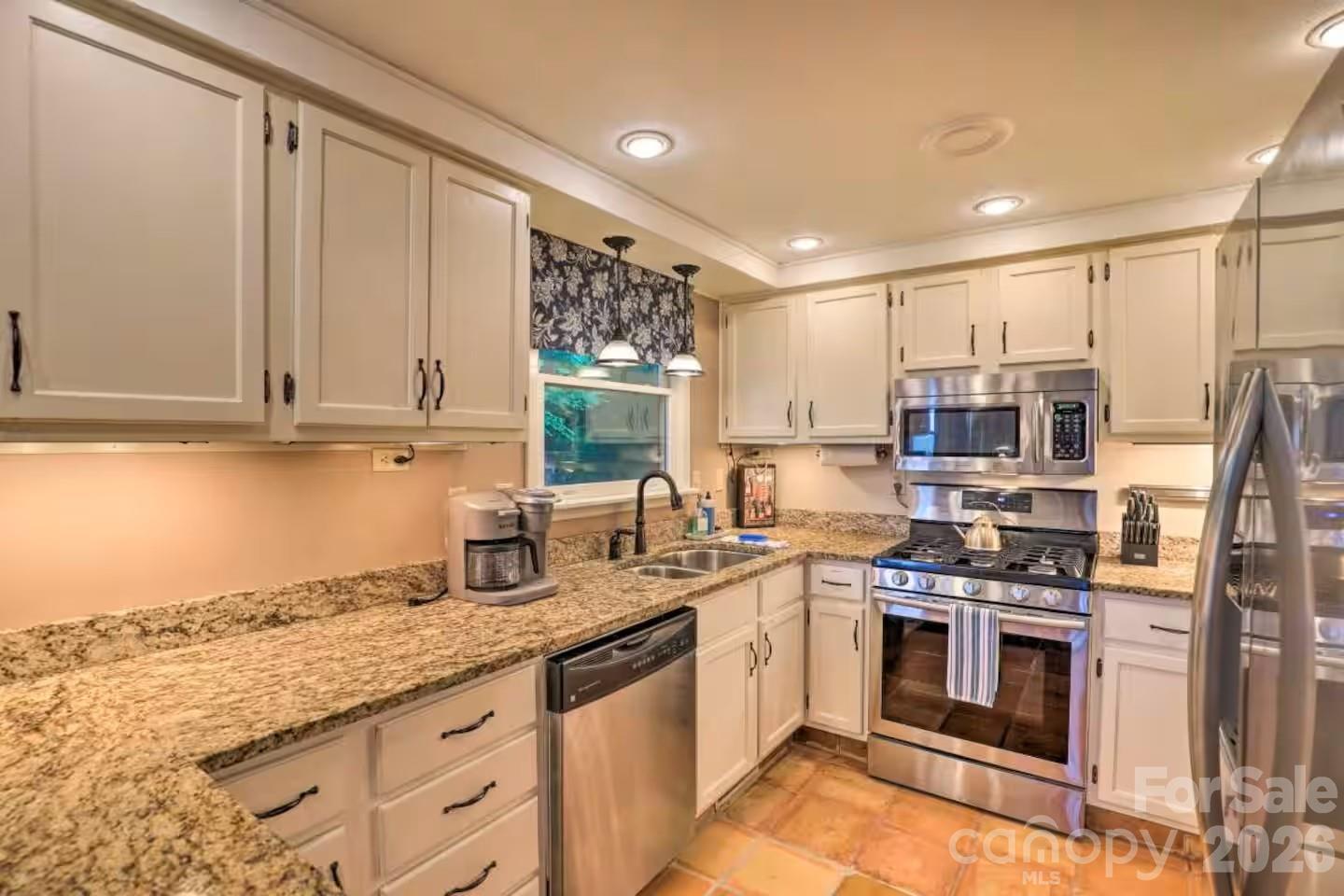553 Deep Gap Road — Sylva