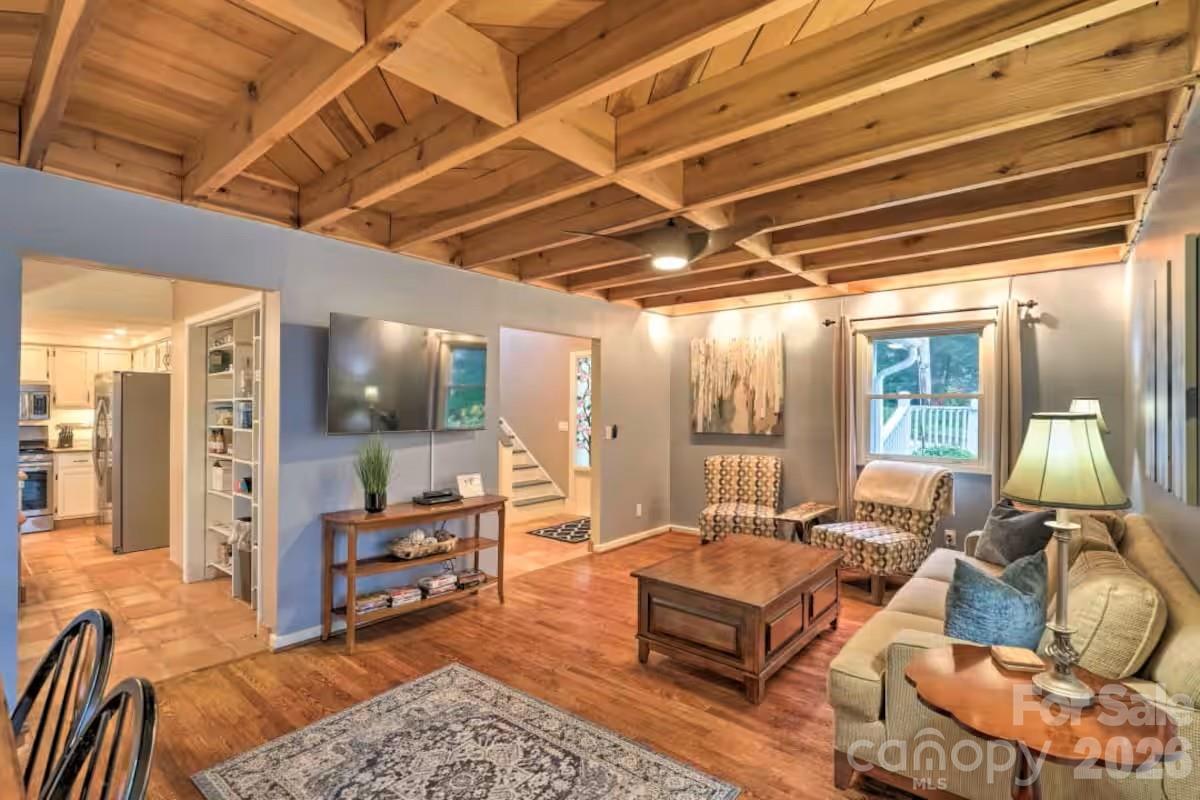 553 Deep Gap Road — Sylva