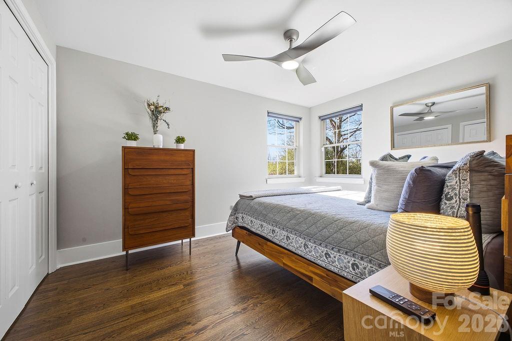 2841 20th Street NE — Hickory